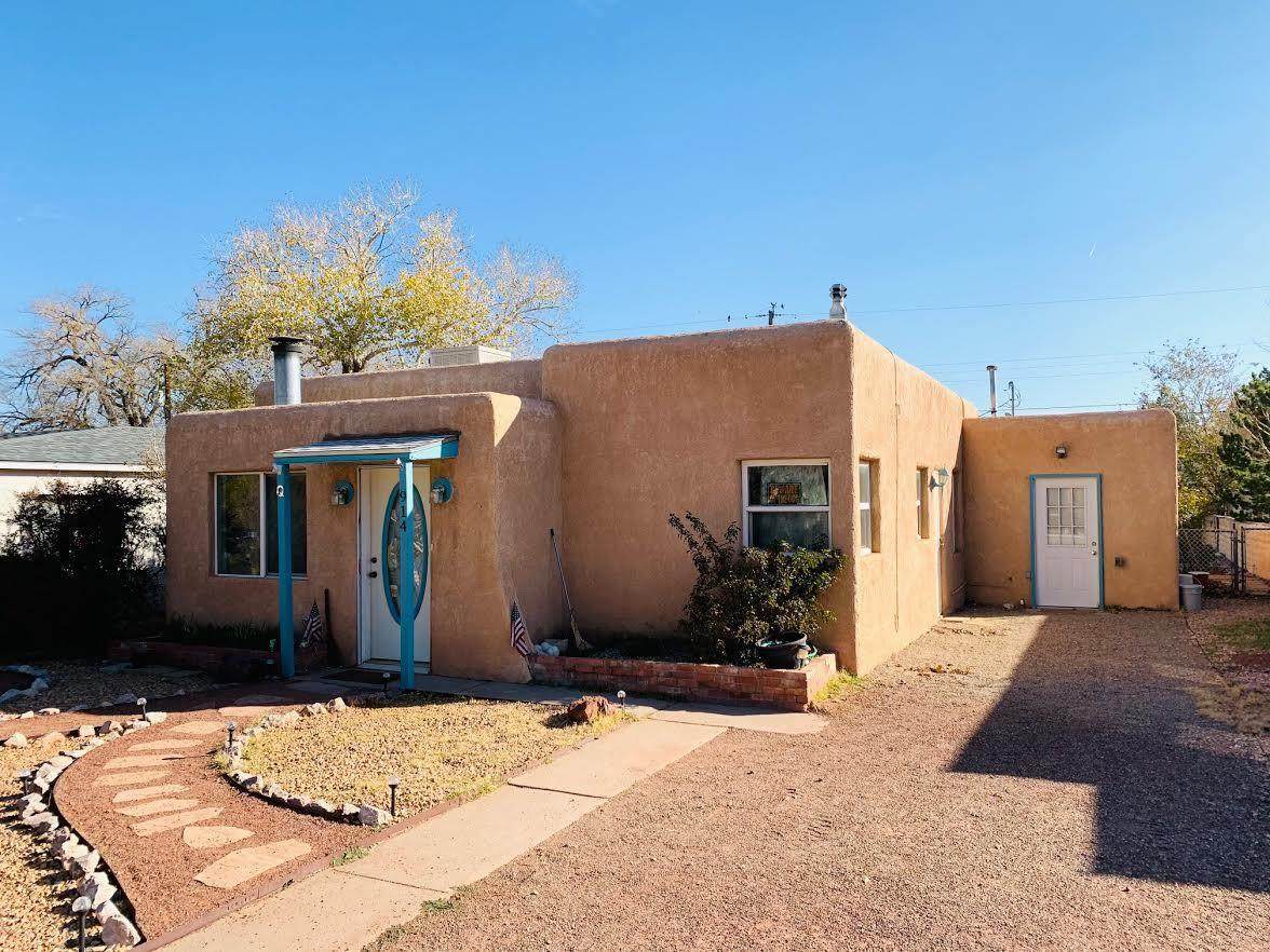 914 Washington Street - Photo 1