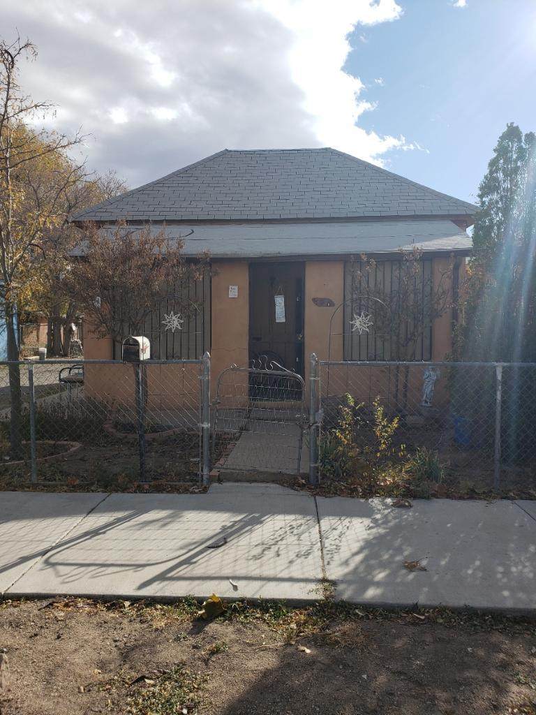 318 Santa Fe Avenue - Photo 1