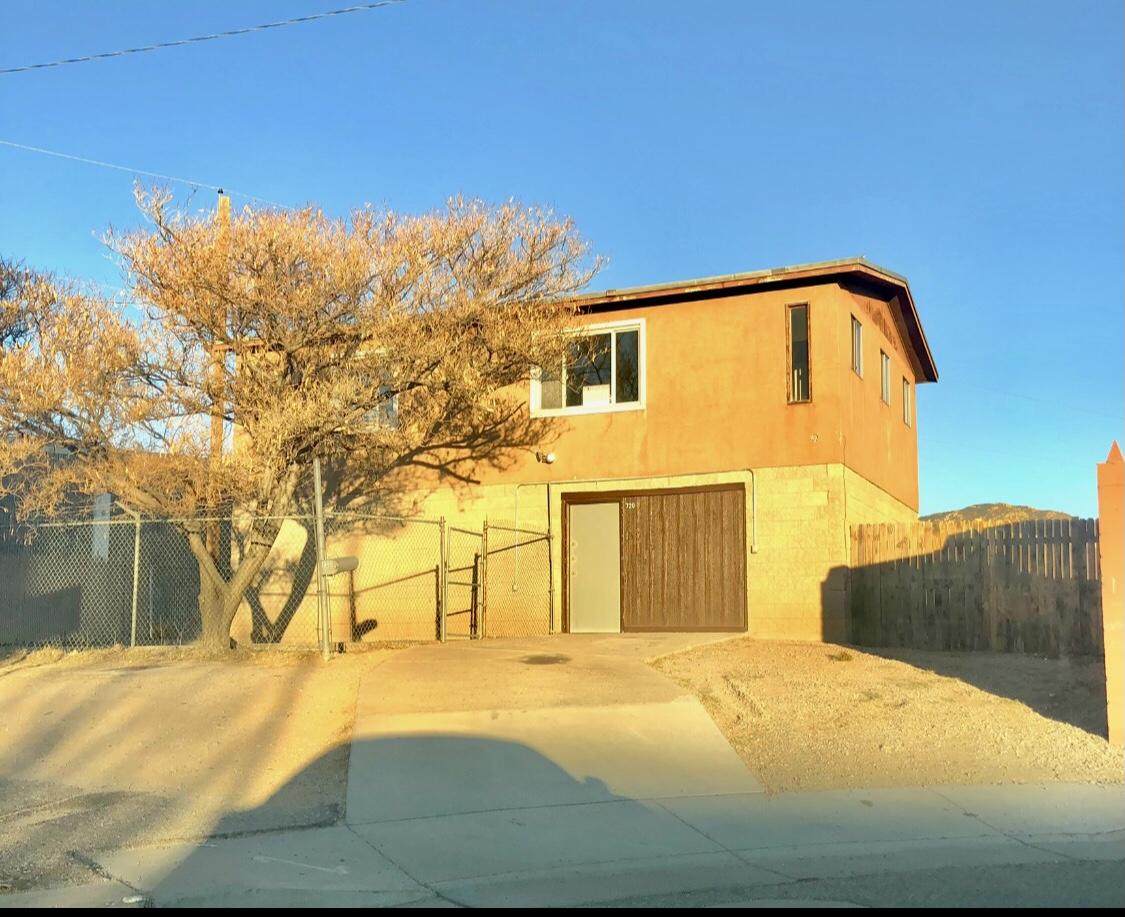 720 Morris Street - Photo 1