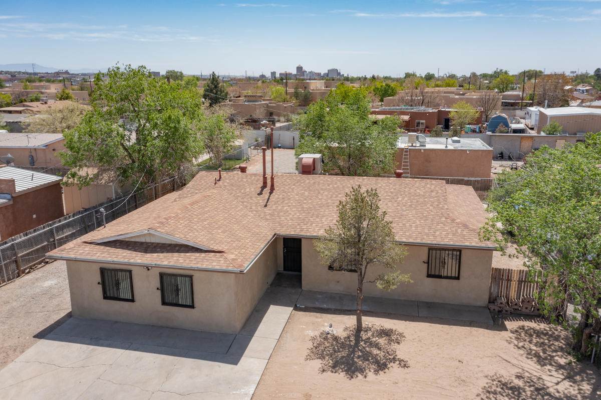 608 Claremont Avenue - Photo 1