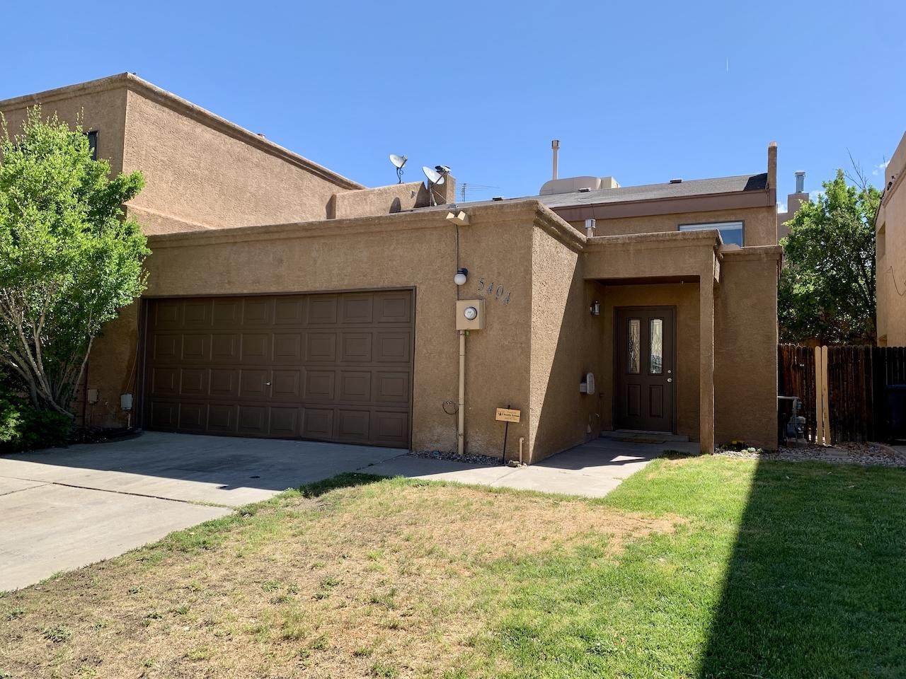 5404 Colleens Way - Photo 1