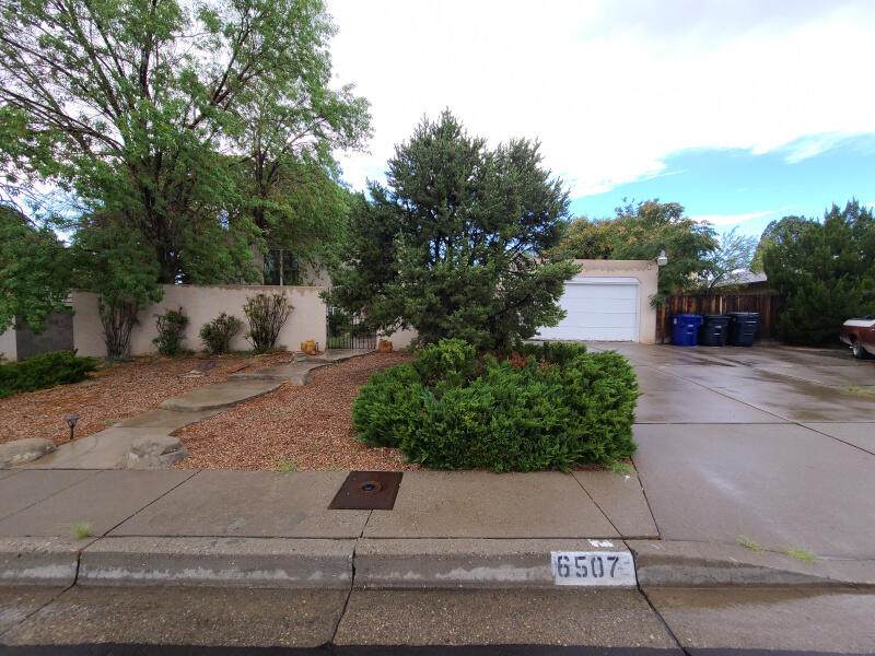 6507 Loftus Avenue - Photo 1