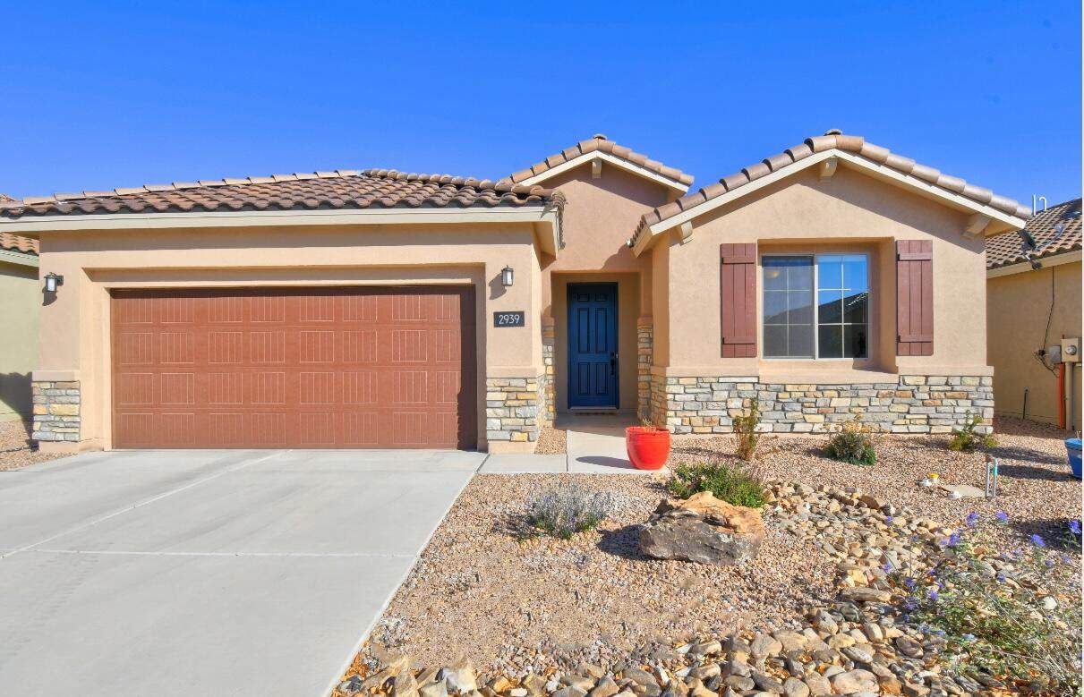 2939 Kings Canyon Loop - Photo 1
