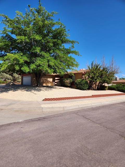 618 Esquire Court - Photo 1