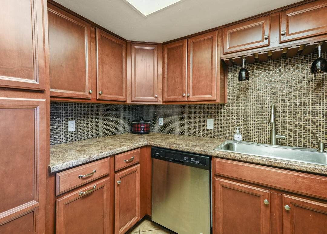 901 Country Club Drive - Photo 1