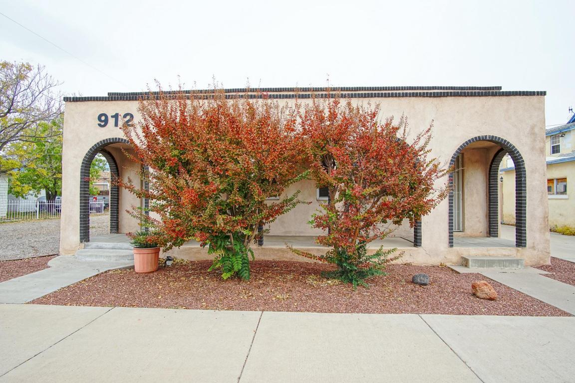 912 6th Street - Photo 1