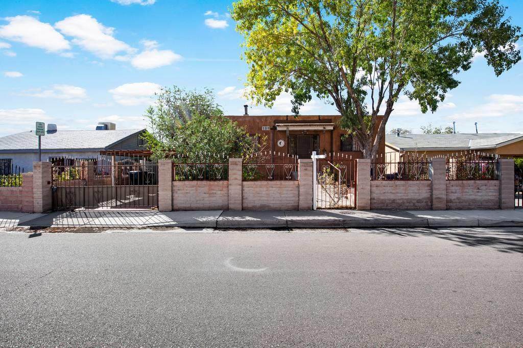 1509 Walter Street - Photo 1