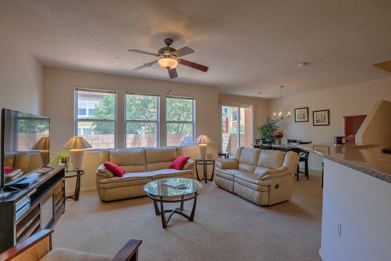 601 Menaul Boulevard - Photo 1
