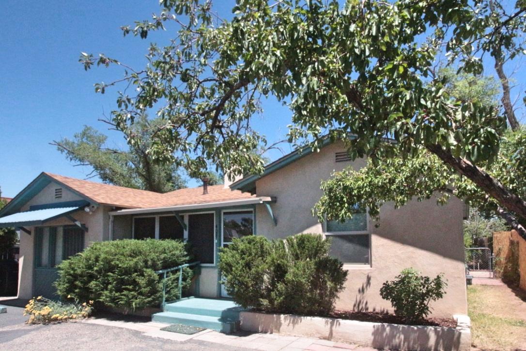 408 Carlisle Boulevard - Photo 1
