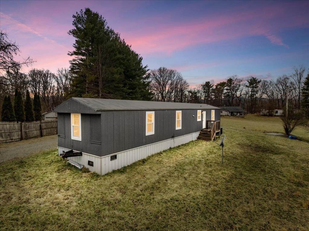 4475 Racoon Place - Photo 1