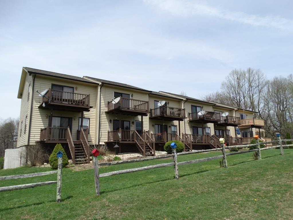 672 Evergreen Trail Unit 4 - Photo 1