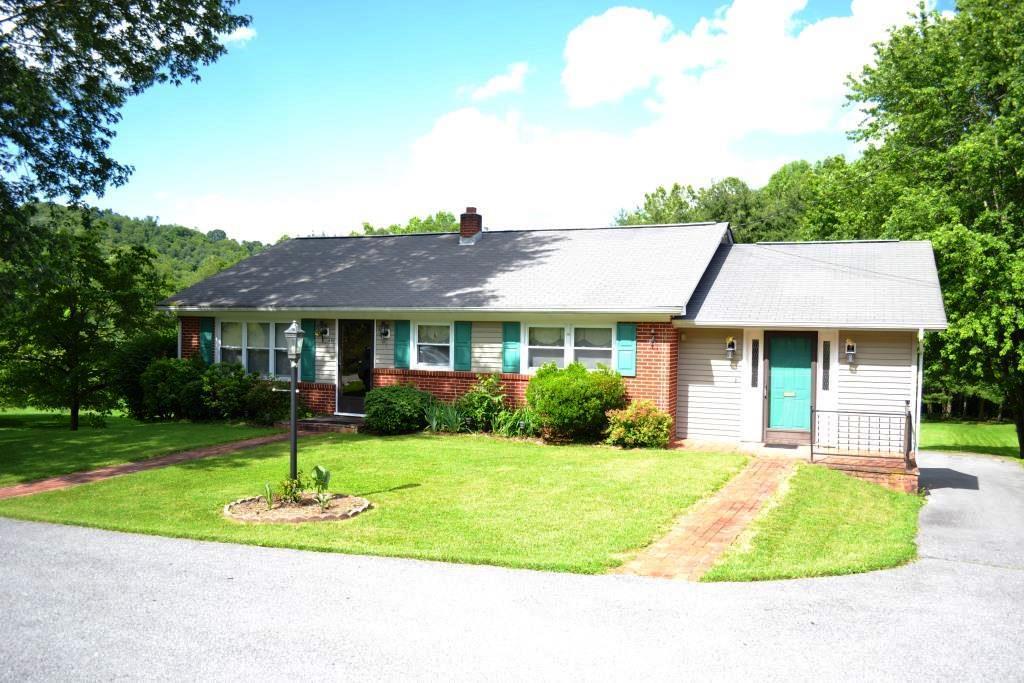 689 Nicks Creek Road - Photo 1