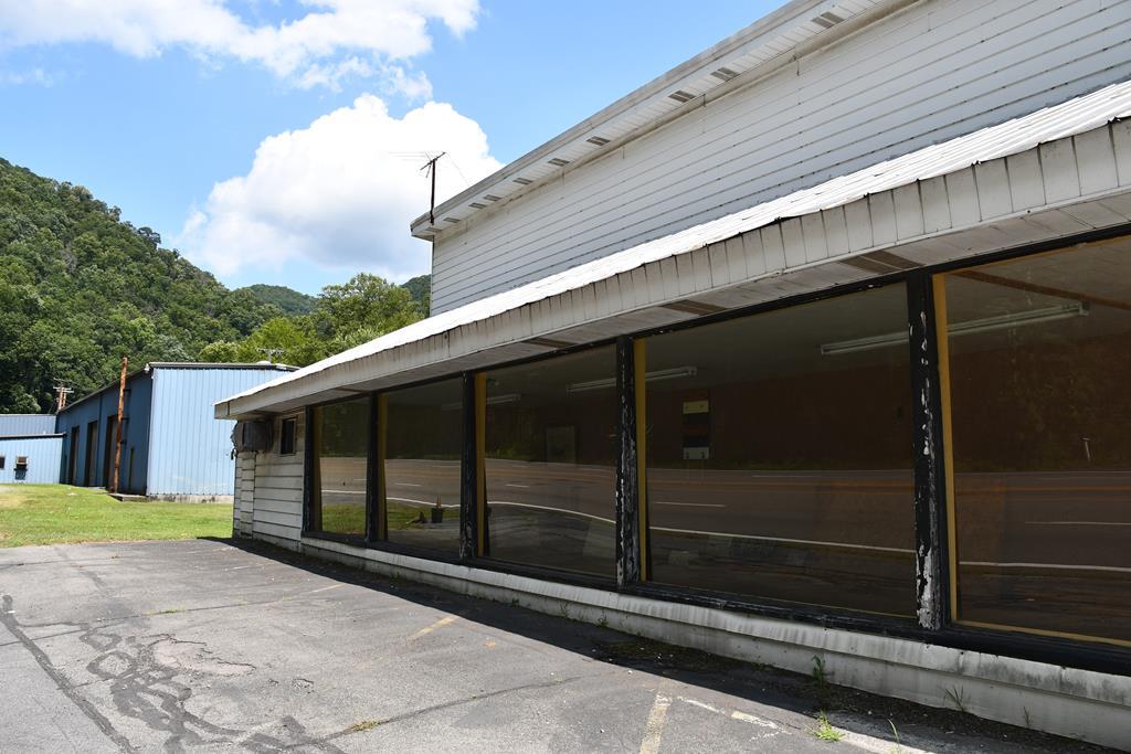 12915 Riverside Dr - Photo 1