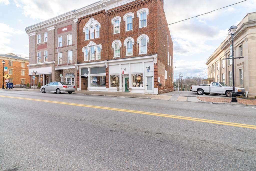 180 Main Street - Photo 1