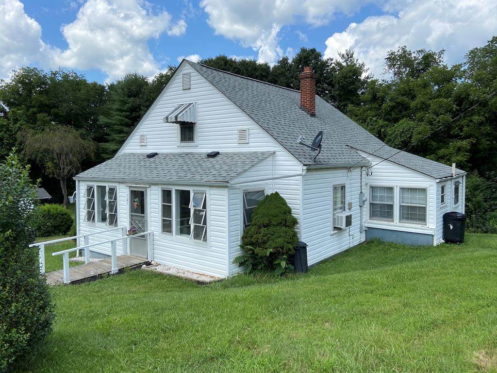 121 Matthews St - Photo 1