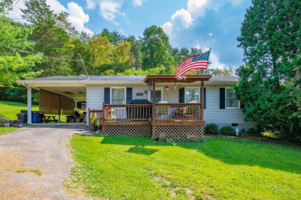 1545 Railroad Ave - Photo 1