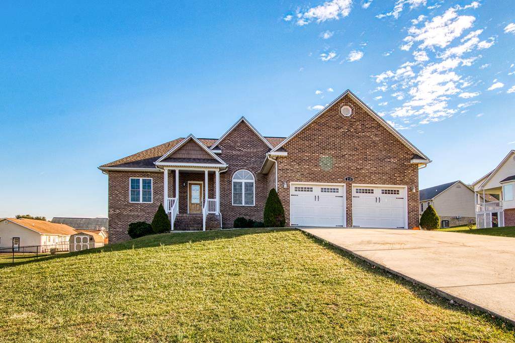 250 Knollwood Ln - Photo 1