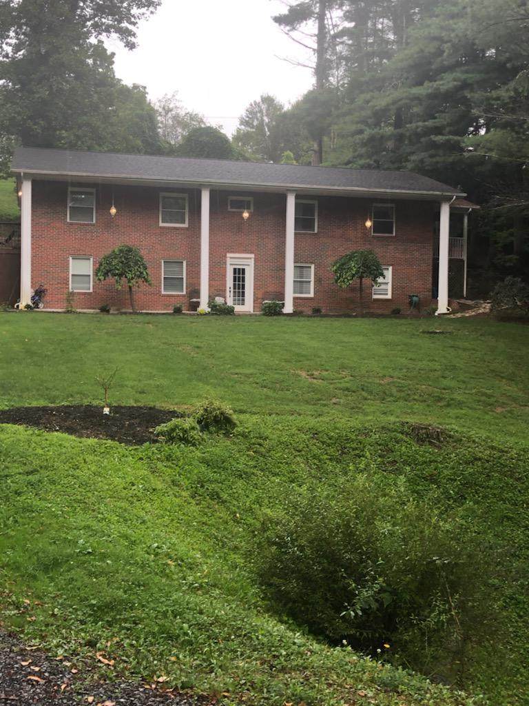 229 E. Hillcrest Drive - Photo 1