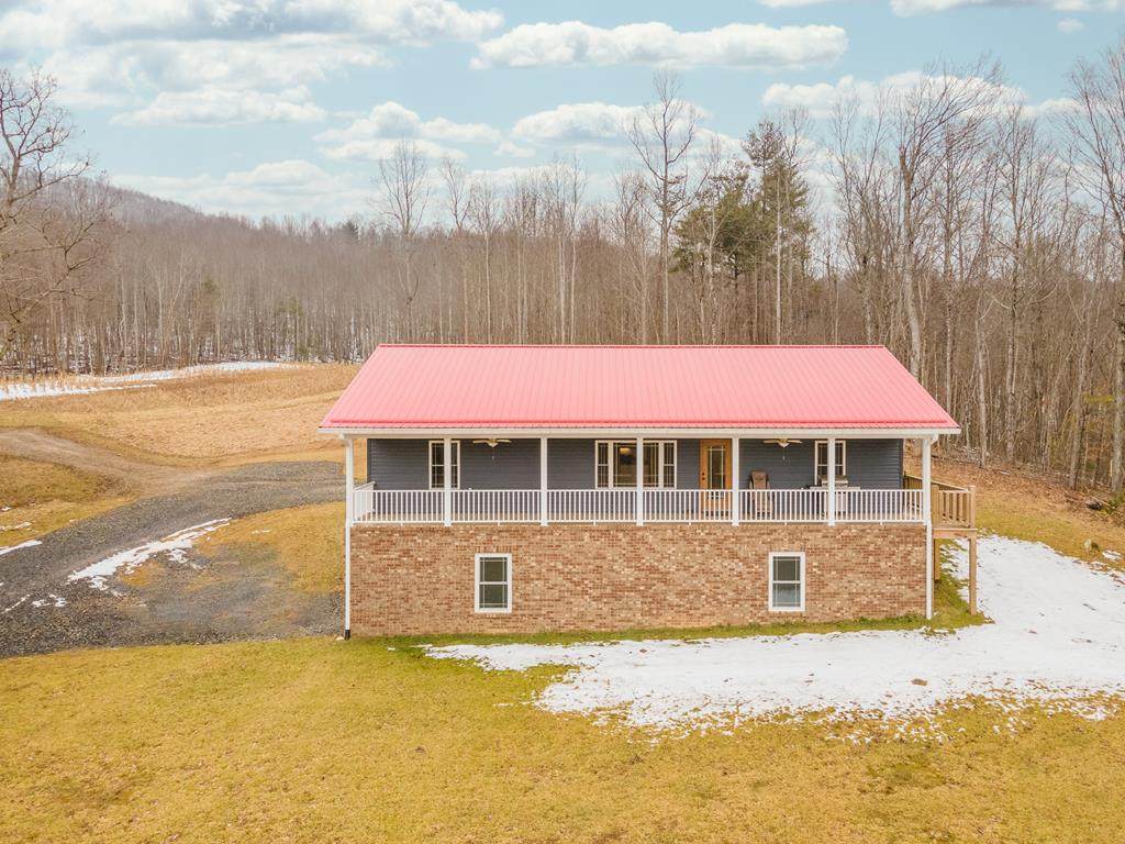 555 Ferney Creek - Photo 1
