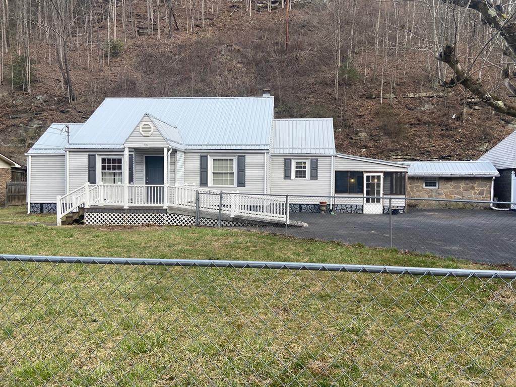 1134 Walker Rd - Photo 1