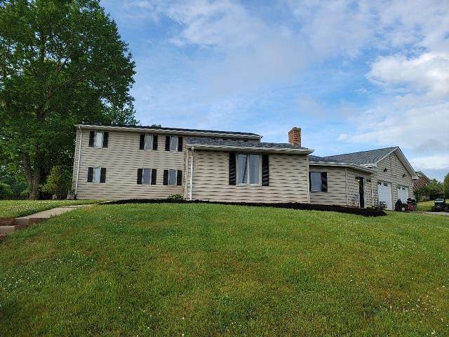 112 Oaklawn Ave - Photo 1