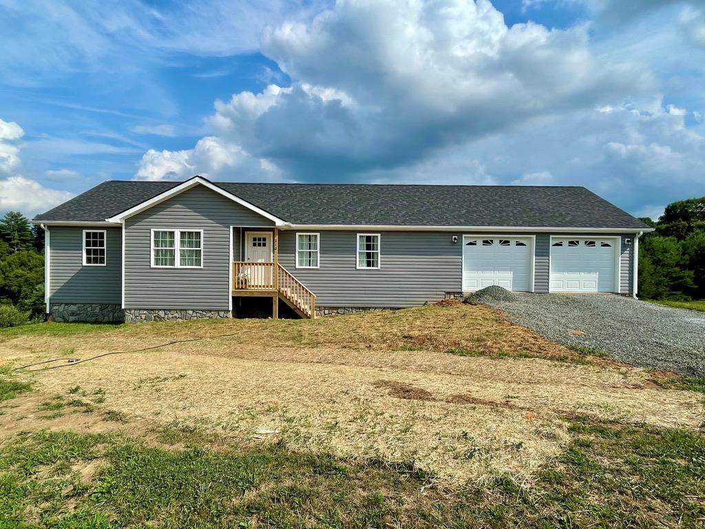 210 Stonebrook - Photo 1