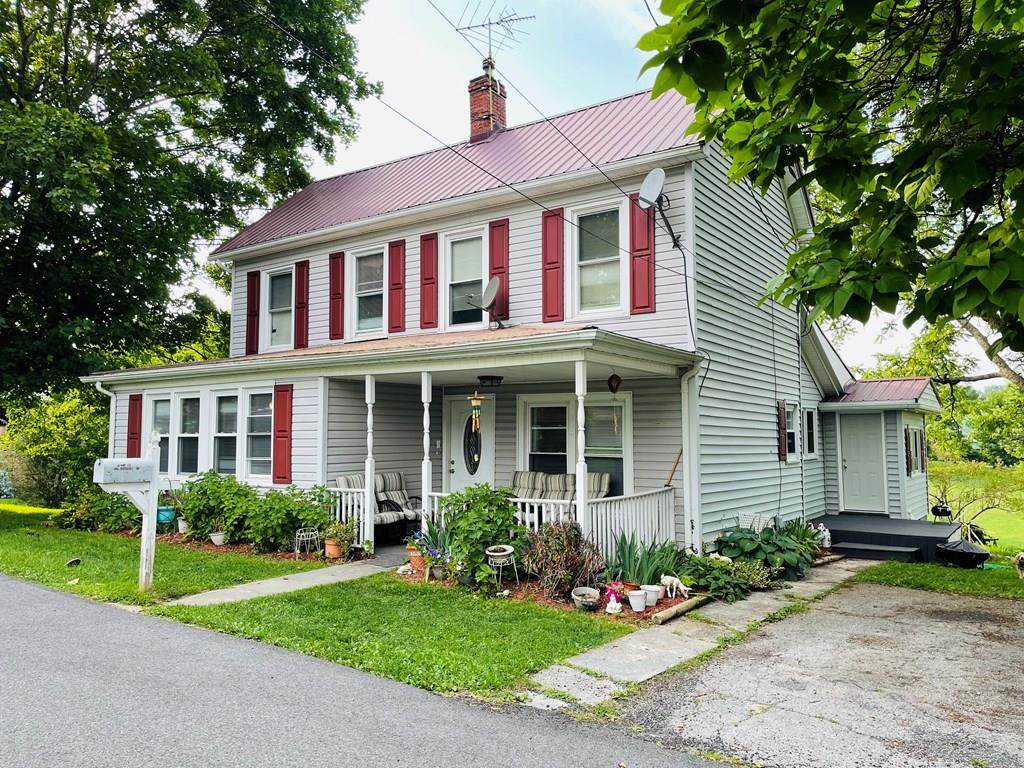210 Sherwood Ave - Photo 1