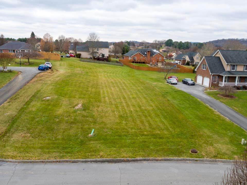 132 Sterling Court - Photo 1