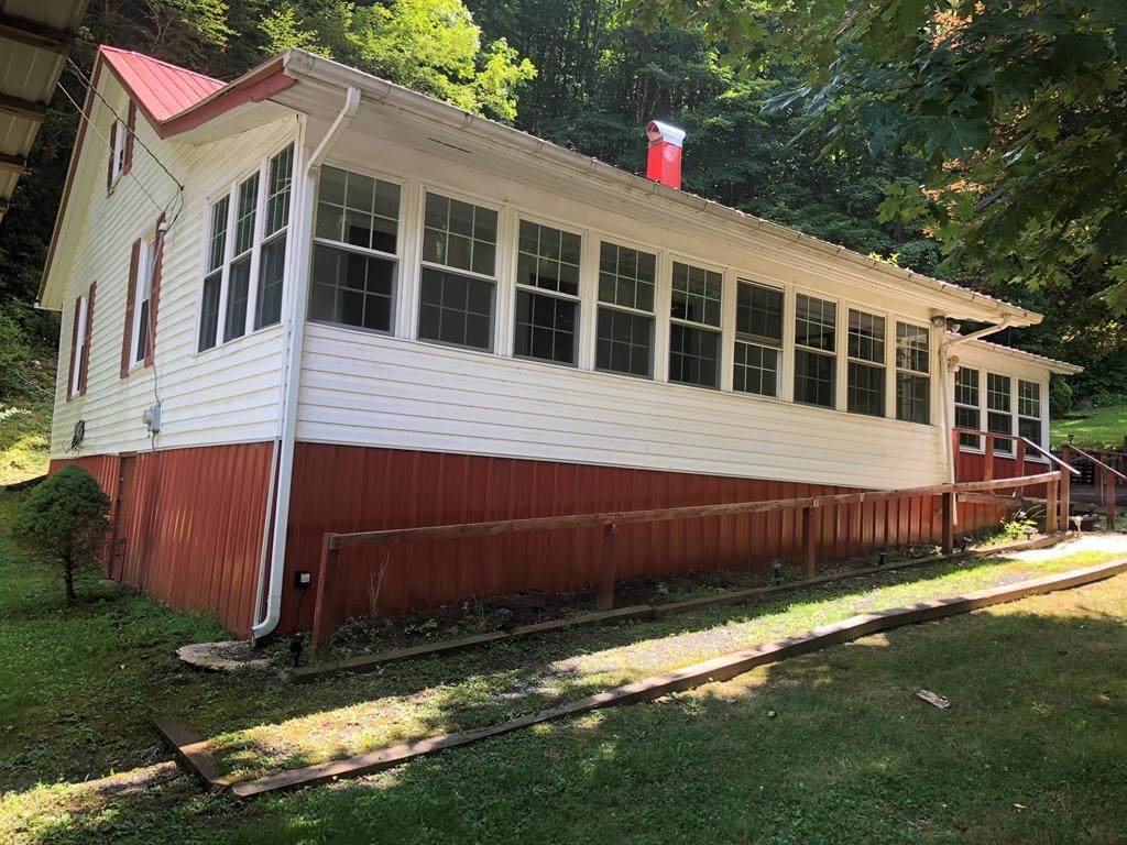 545 School House Rd - Photo 1