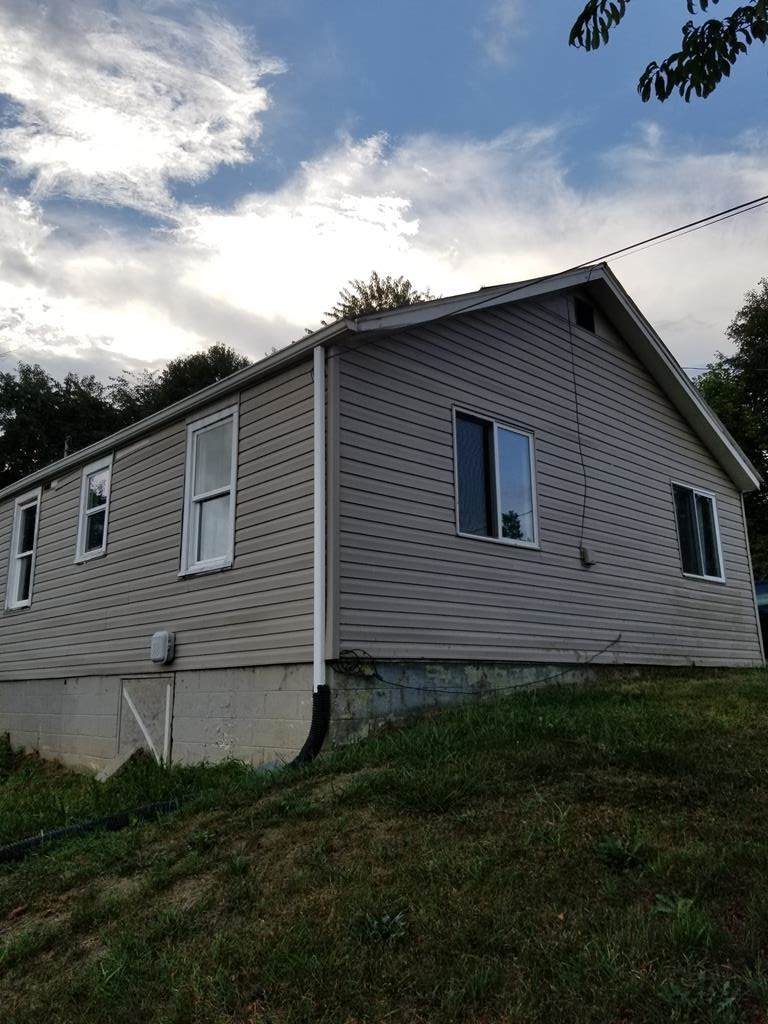 610 Old Airport Rd - Photo 1
