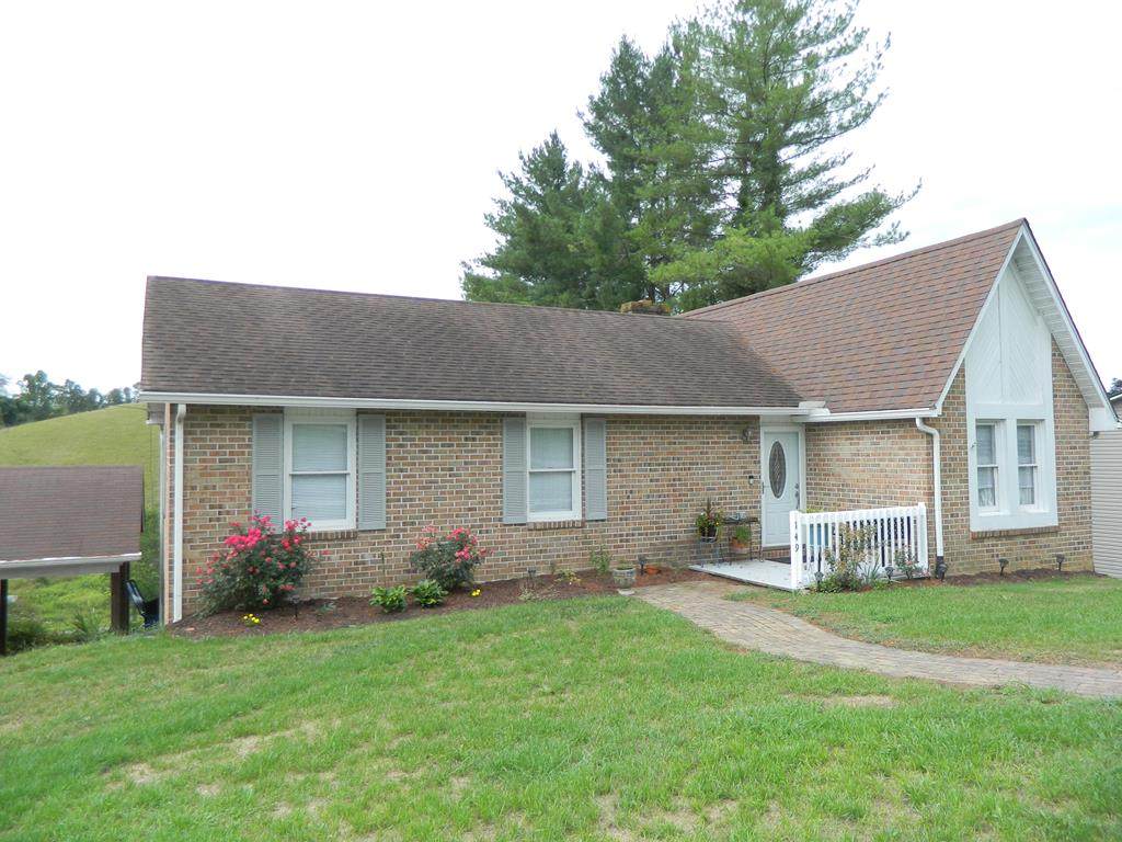 149 Crestwood Drive - Photo 1