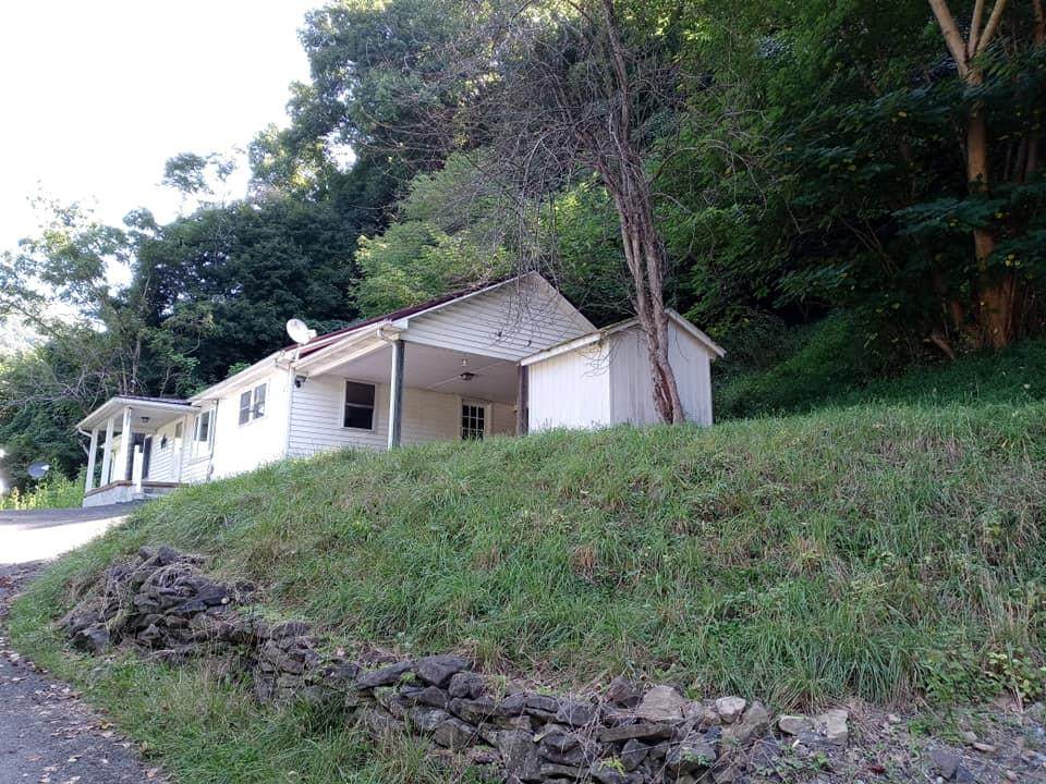 1097 Glacier St - Photo 1
