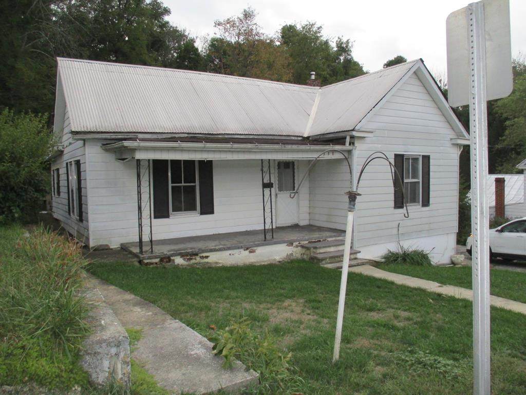 330 West Cherry Street - Photo 1