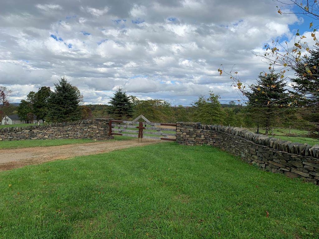 799 Boundary Road - Photo 1