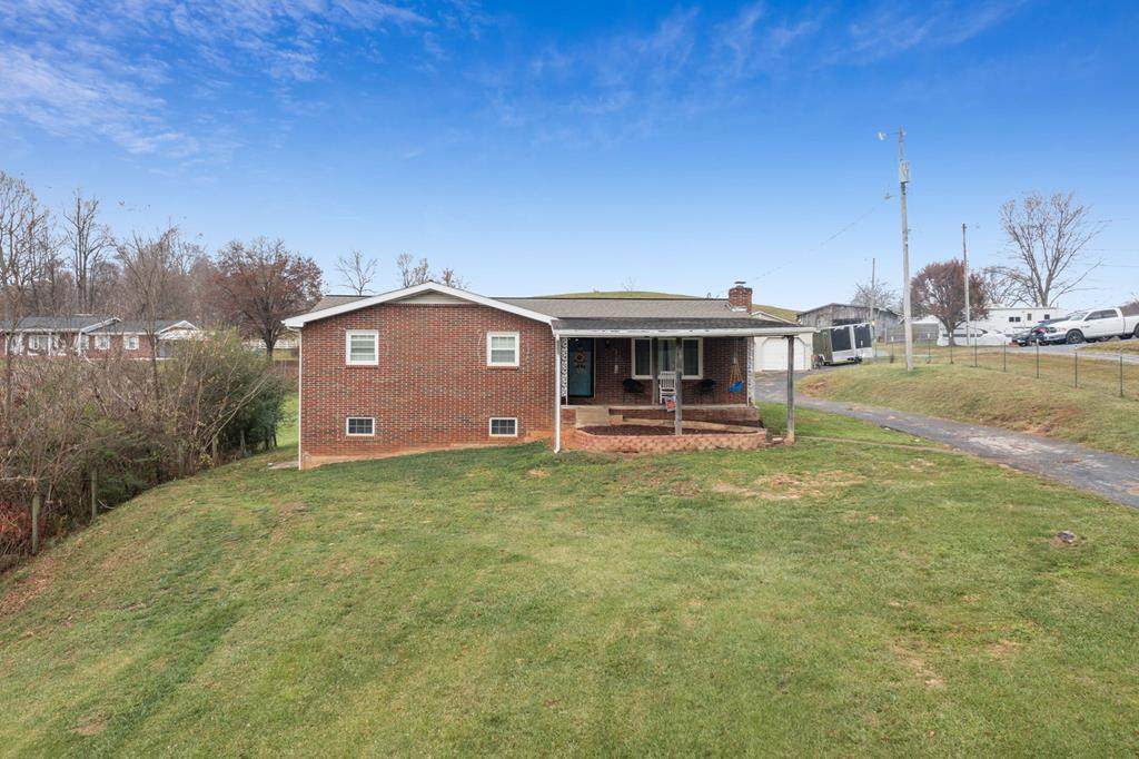 8457 Rich Valley Road - Photo 1