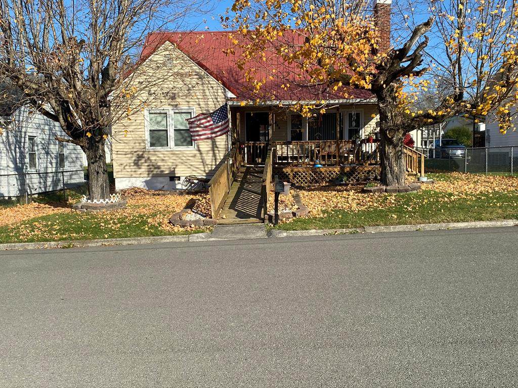 323 Floyd Avenue - Photo 1