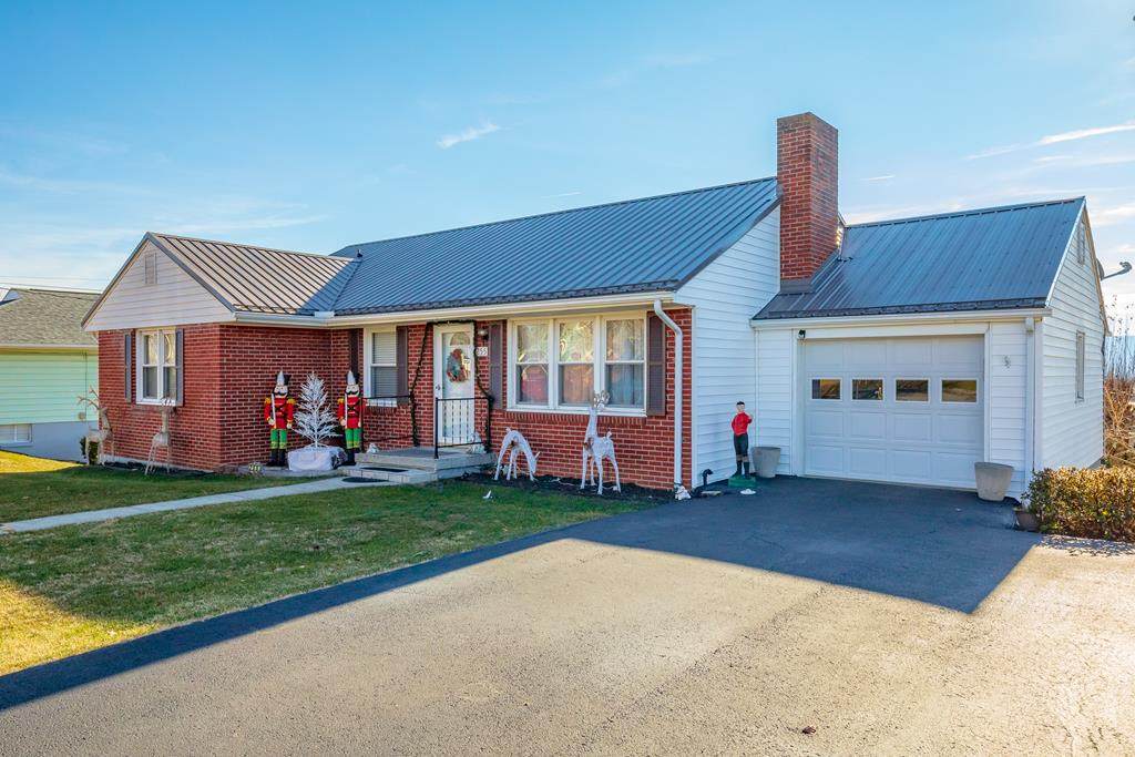 255 Dogwood Drive - Photo 1