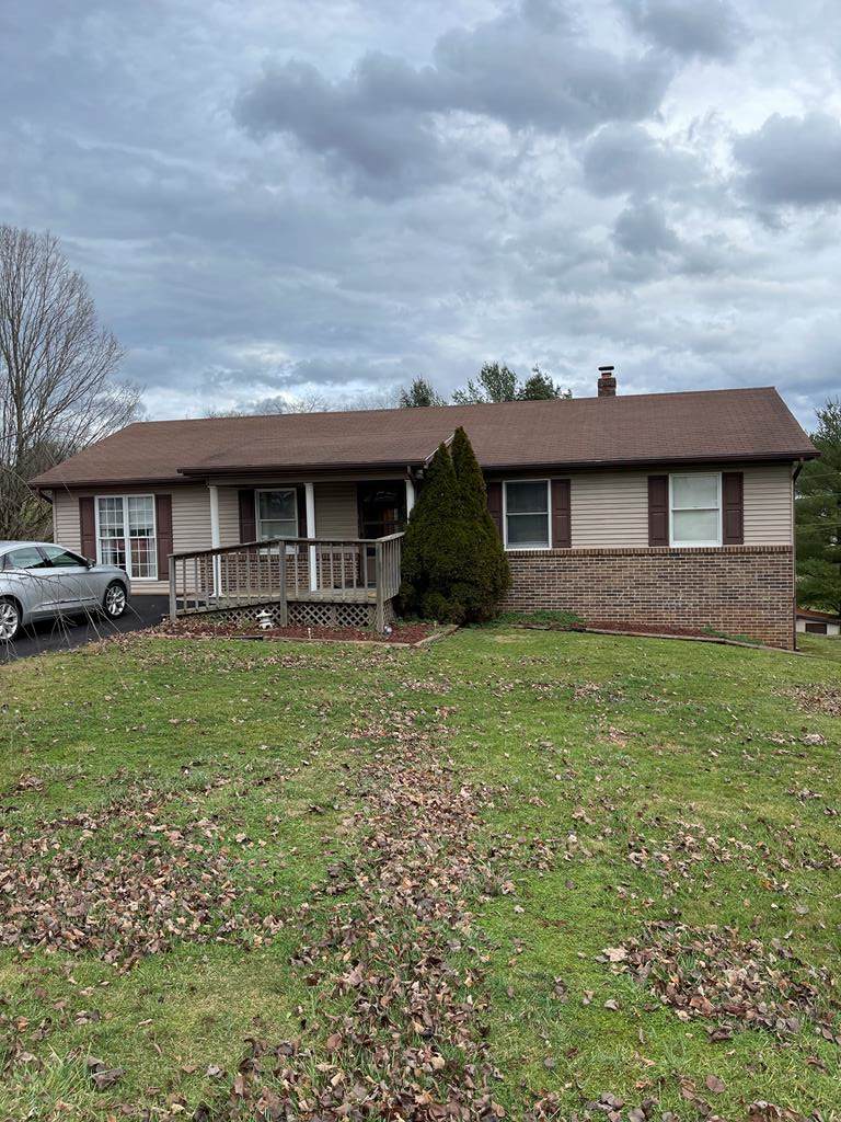 486 Clairmont Circle - Photo 1