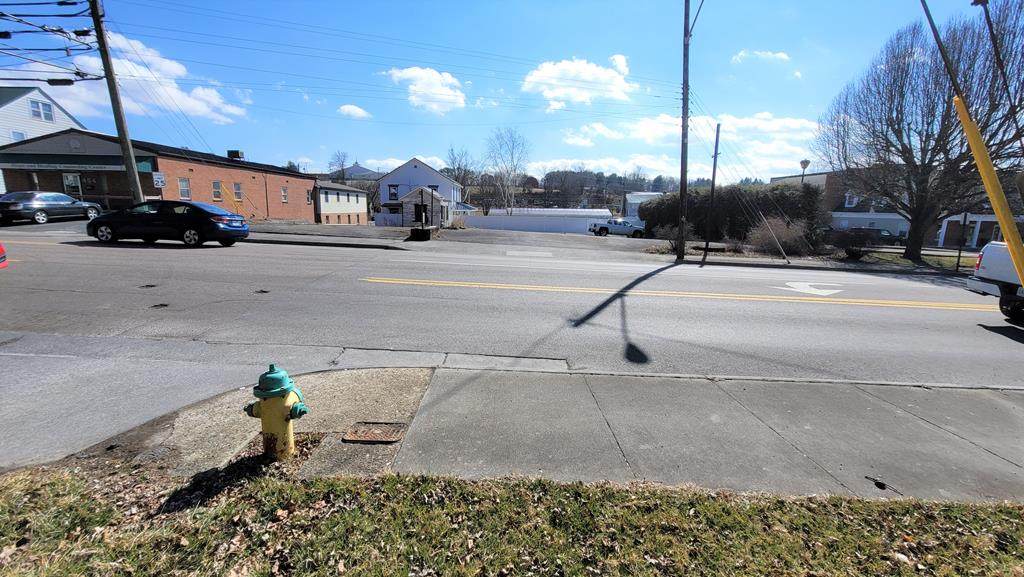 438 E Main St - Photo 1
