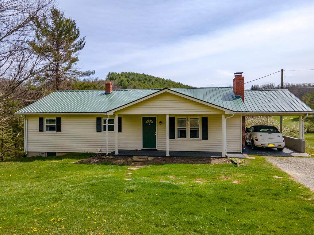 1818 Pipers Gap Rd - Photo 1