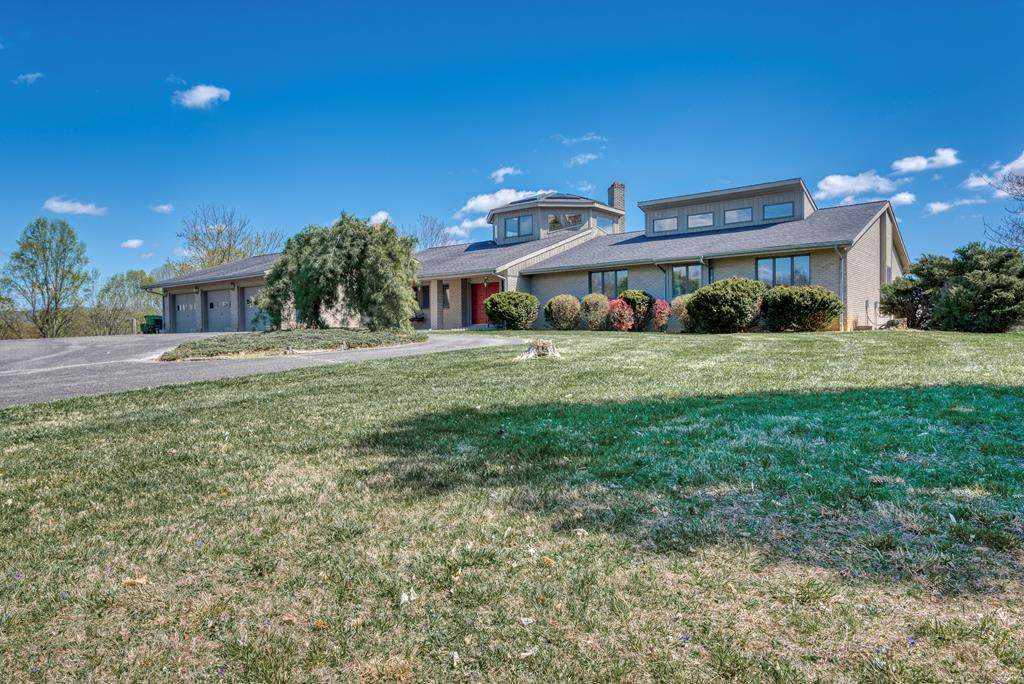 868 Cherokee Lane - Photo 1