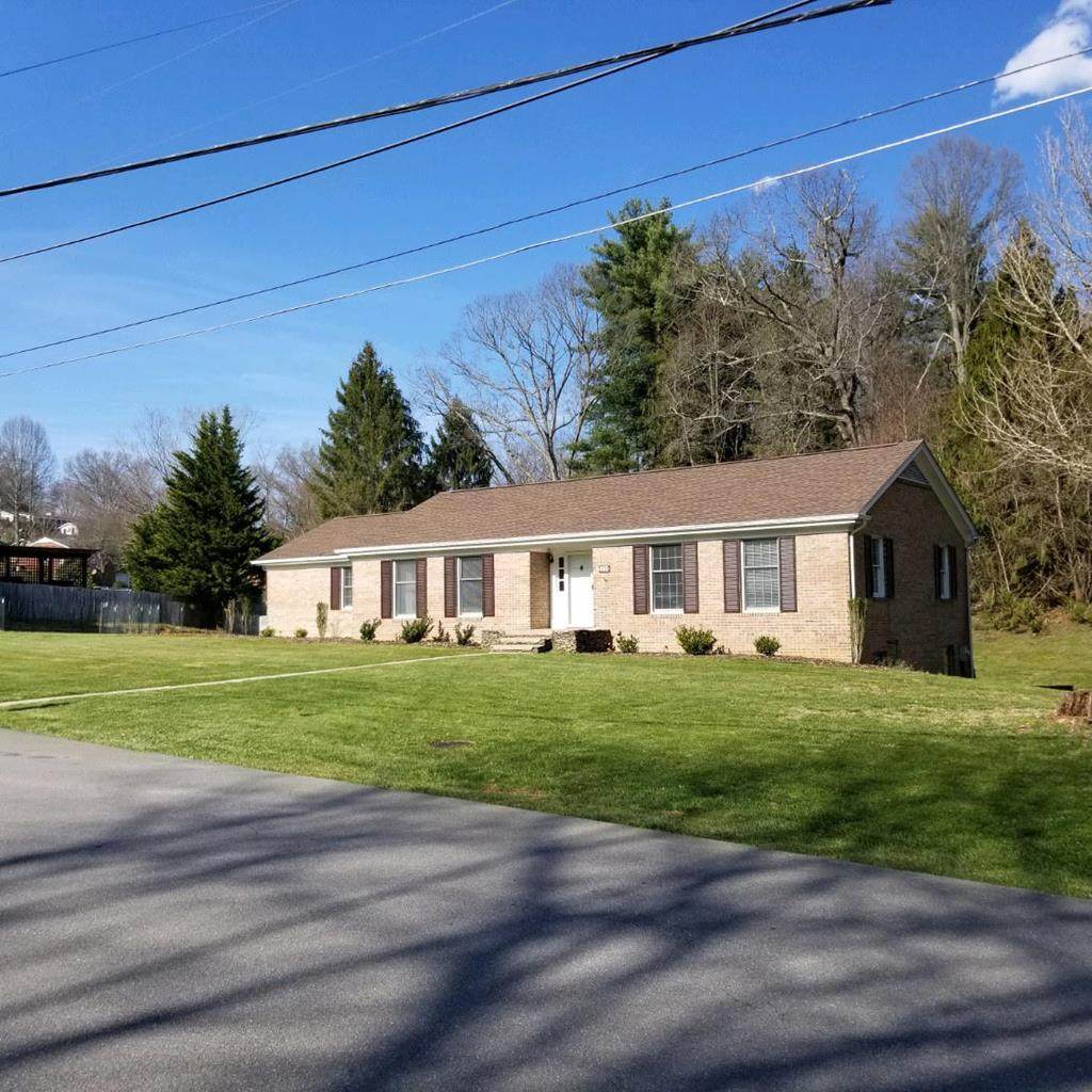 460 Oak Hill St - Photo 1