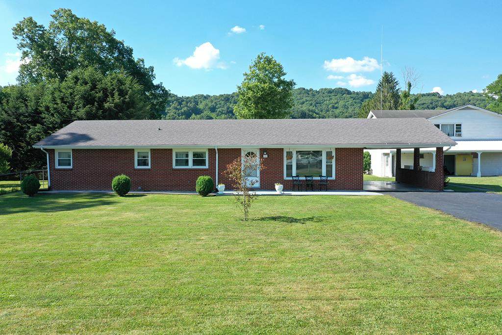 302 Davis Lane - Photo 1
