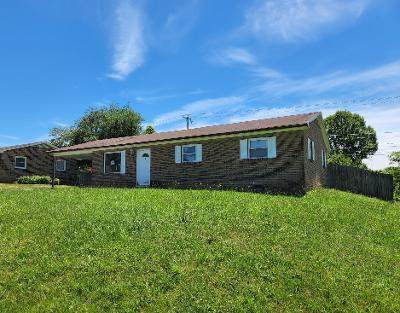 112 Lynnside Drive - Photo 1