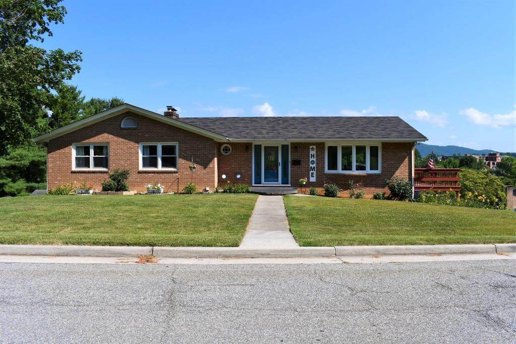 910 Fulton St. - Photo 1
