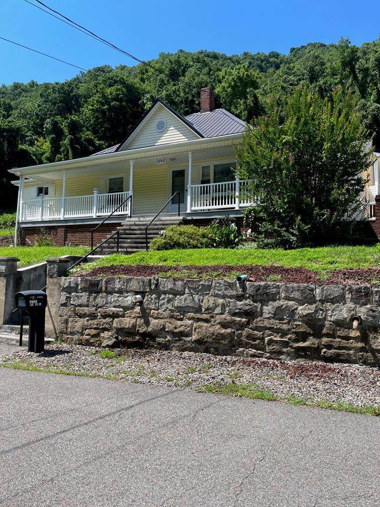 1093 Poe Town St - Photo 1