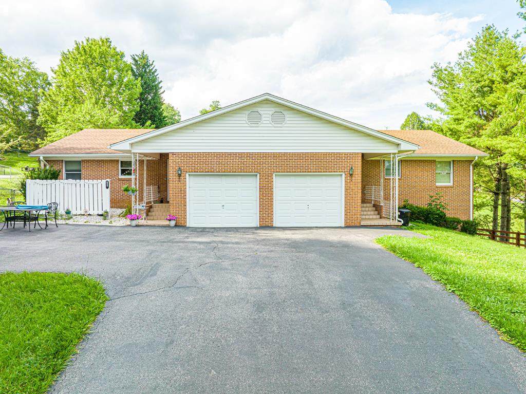 625/627 Hilltop Street - Photo 1