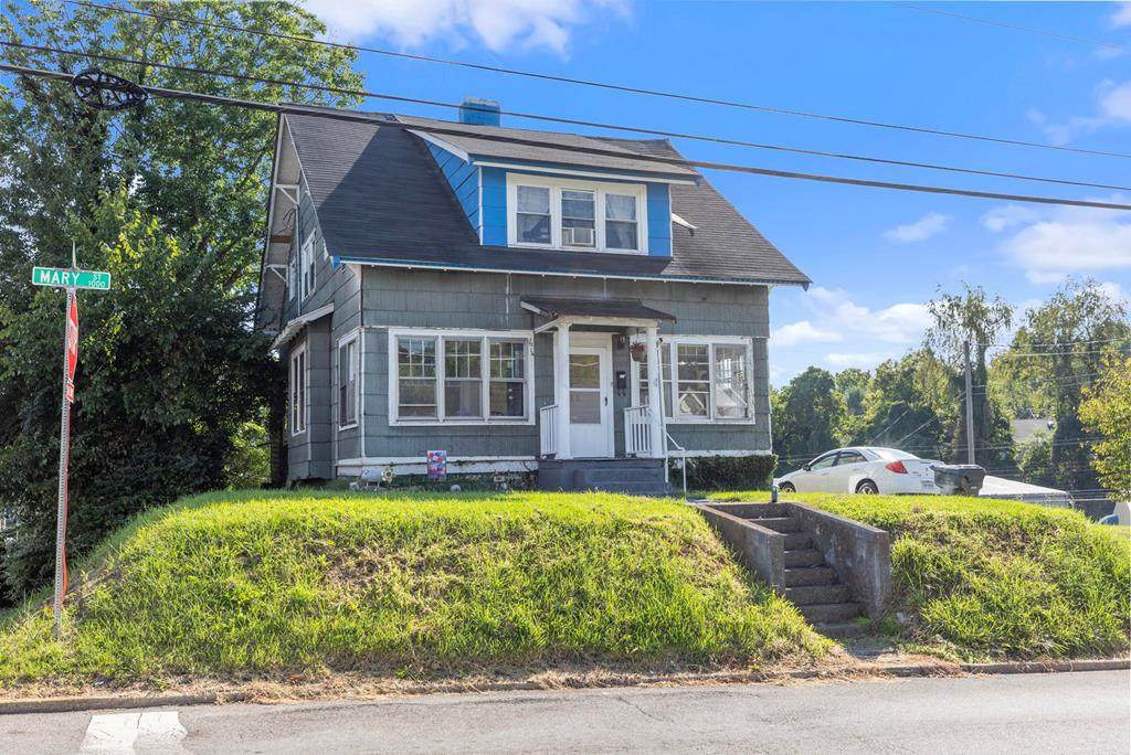 1091 Mary Street - Photo 1