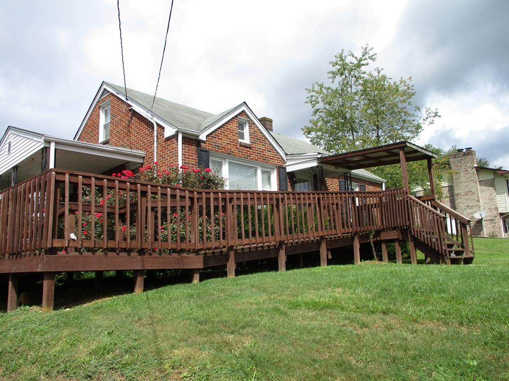 611 Lincoln Ave - Photo 1