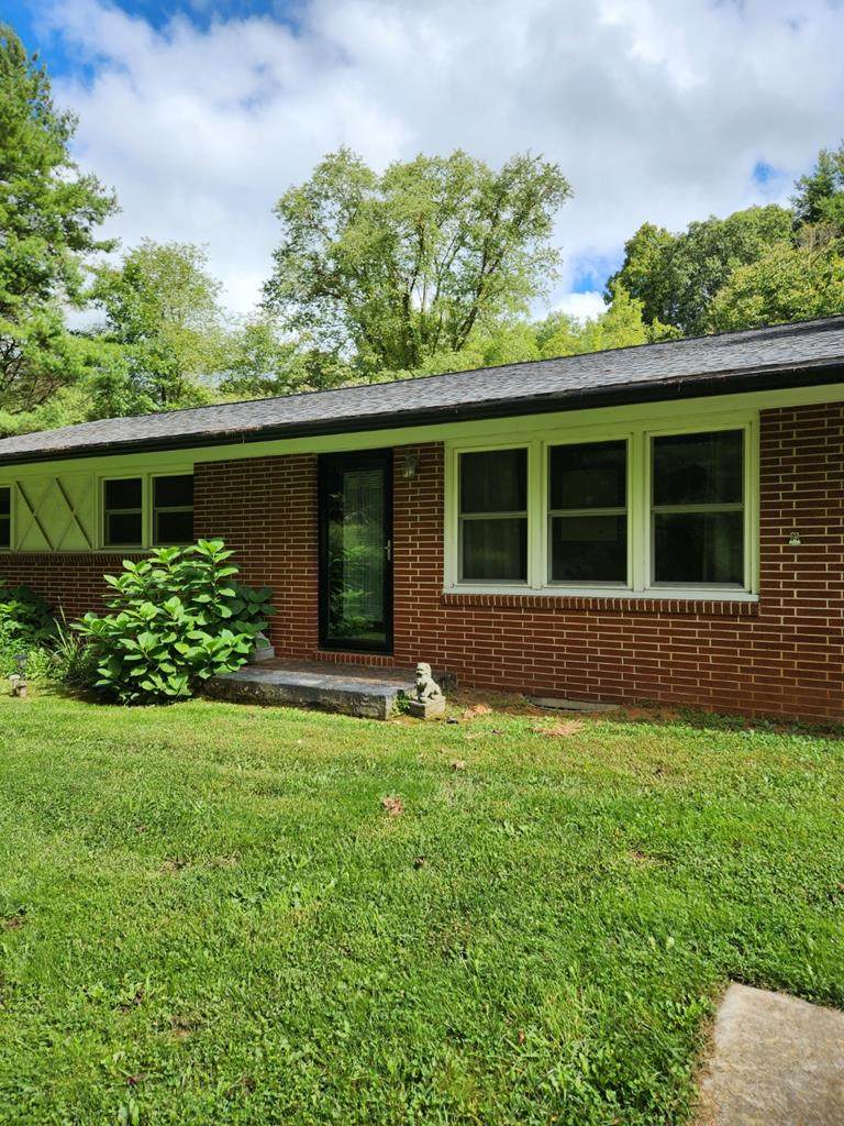 2096 Aspen Dr. - Photo 1
